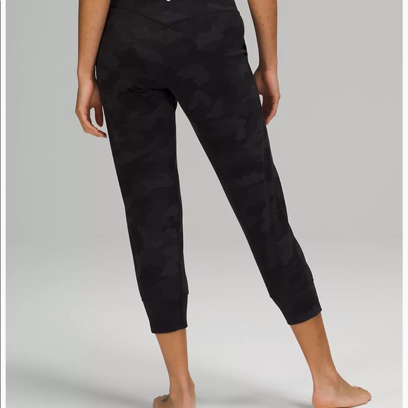 Lululemon Align High Rise Jogger Crop 23" sz 4 - Picture 3 of 6